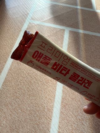 소담스퀘어 상암 [애플트리] 프리미엄 애플 비타 콜라겐 — 5점을 준 리뷰어가 2022년 12월 올린 사용 사진