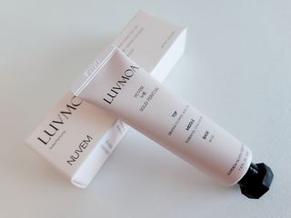 러브모아 향수 고체향수 승무원 고체향수 바르는 향수 니치향수 도손 우드세이지 앤 씨솔트 — 5점을 준 리뷰어가 2022년 11월 올린 사용 사진
