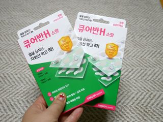 [큐어반H 스팟] 자외선 99프로 차단되는 스틱타입 스팟밴드(1팩 / 66매입) — 5점을 준 리뷰어가 2022년 11월 올린 사용 사진