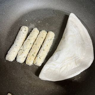 디케이식품(주) 고르곤졸라&모짜렐라 치즈스틱 400g — 5점을 준 리뷰어가 2023년 3월 올린 사용 사진