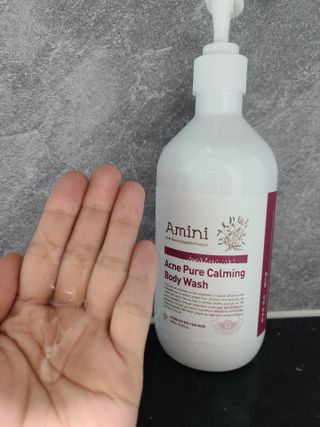 아미니 아크네 퓨어카밍 바디워시 500ml — 5점을 준 리뷰어가 2021년 6월 올린 사용 사진