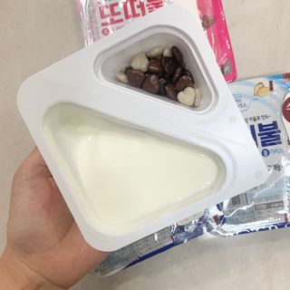 남양유업 또깍 접어 떠먹는 불가리스 2종 — 5점을 준 리뷰어가 2021년 1월 올린 사용 사진