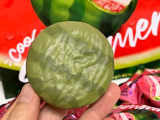 2022 오리온 여름한정판 초코파이 수박 / 포카칩 훌라망고맛 / 포카칩 라임모히또맛 — 3.5점을 준 리뷰어가 2022년 7월 올린 사용 사진