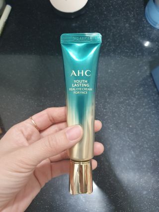 [NEW 탄력유턴 아이크림] AHC 유스 래스팅 리얼 아이크림 포 페이스 — 5점을 준 리뷰어가 2021년 3월 올린 사용 사진