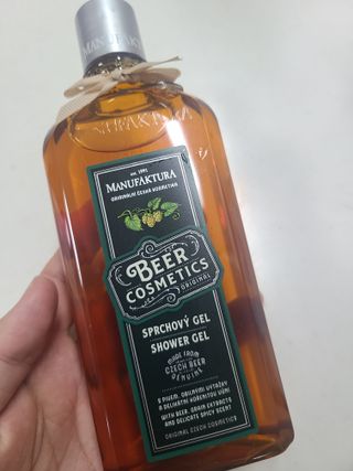 체코 비건화장품 마뉴팍투라 향좋은 맥주 샤워젤 (300ml) — 5점을 준 리뷰어가 2022년 6월 올린 사용 사진