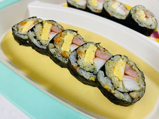 해풀잎 누구나 김밥*1ea [(혼합야채 35g *1ea,  김밥김 (5g, 5ea),  양념간장 (6g, 5ea), 참기름(5g, 2ea)] — 4점을 준 리뷰어가 2022년 8월 올린 사용 사진