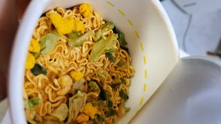 NISSIN 닛신 컵누들  4종 - 씨푸드오리지날, 씨푸드 스파이시, 씨푸드 커리, 씨푸드 XO소스 — 5점을 준 리뷰어가 2023년 1월 올린 사용 사진