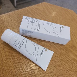 라비오라 레몬 허니 브라이트닝 워시오프 팩 100g — 4점을 준 리뷰어가 2022년 7월 올린 사용 사진