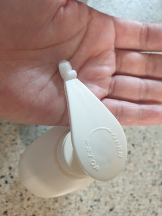 H365 Redwin Premium Moisturiser 레드윈 프리미엄 모이스춰라이저 500ml — 5점을 준 리뷰어가 2021년 4월 올린 사용 사진