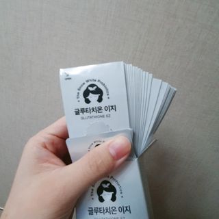 메디포스트 모비타 글루타치온 이지 필름형 30매 — 5점을 준 리뷰어가 2022년 11월 올린 사용 사진
