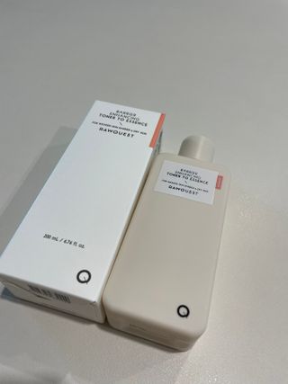 로우퀘스트 베리어 인핸싱 토너투에센스 200ml — 5점을 준 리뷰어가 2023년 10월 올린 사용 사진