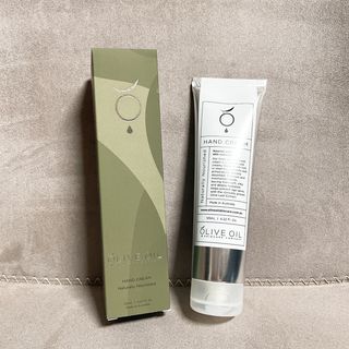 올리브 오일 스킨케어 컴퍼니 [OOSC] 보송보송한 내추럴리 너리시드 핸드크림 125ml — 4점을 준 리뷰어가 2021년 4월 올린 사용 사진