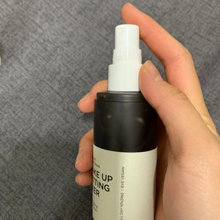 [후르디아] 묻어남NO 비건 메이크업 픽서 — 4.5점을 준 리뷰어가 2021년 10월 올린 사용 사진