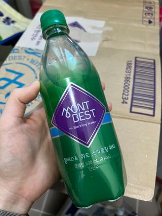 몽베스트 Montbest with Sparkling water Plain 20병 — 5점을 준 리뷰어가 2021년 11월 올린 사용 사진