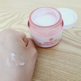 아이앤립 / EYENLIP 아이앤립 연어오일 리바이탈라이징 토너+앰플+크림 3종 세트 — 4점을 준 리뷰어가 2021년 5월 올린 사용 사진