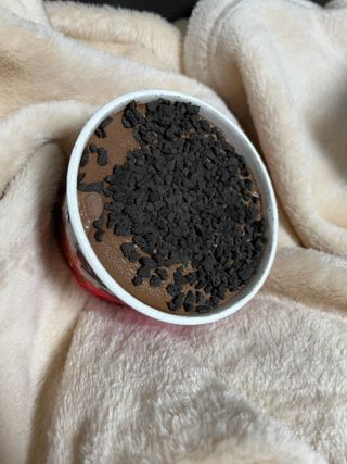 롯데제과 본젤라또 비스킷&바닐라카라멜바, 본젤라또 베리쇼콜라컵 — 5점을 준 리뷰어가 2021년 12월 올린 사용 사진