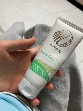 mom e 맘이 내추럴 베이비 케어 크림+바디오일 — 5점을 준 리뷰어가 2021년 1월 올린 사용 사진