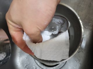 부직포나라 중금속유해물질ZERO 뜯어쓰는 주방 일회용수세미 60매 2매 — 4.5점을 준 리뷰어가 2022년 12월 올린 사용 사진
