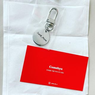 컴바이유 써지컬 각인 키링 [반려동물 인식표, 커플 키링, 가족 키링] — 5점을 준 리뷰어가 2022년 3월 올린 사용 사진