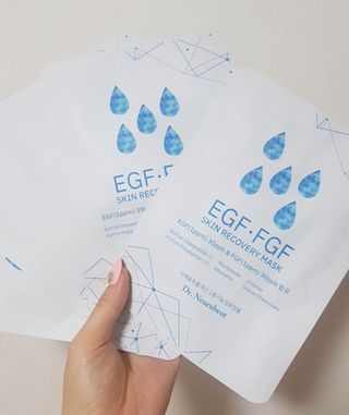 Dr.느루벗 느루벗 EGF FGF 스킨 리커버리 마스크 10장 — 5점을 준 리뷰어가 2021년 4월 올린 사용 사진