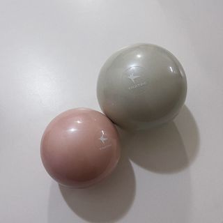 트라택 쿠셔닝 웨이트볼 0.5kg + 1kg SET — 5점을 준 리뷰어가 2022년 5월 올린 사용 사진