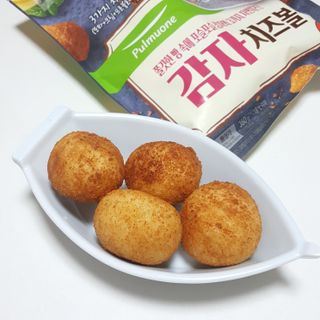 [풀무원] 치즈볼 2종-돈까스치즈볼, 감자치즈볼 — 4점을 준 리뷰어가 2021년 4월 올린 사용 사진