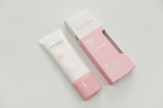 [후르디아] 모공블러 비건 선 프라이머 — 4.5점을 준 리뷰어가 2022년 5월 올린 사용 사진