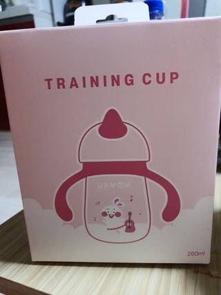 유비맘 트라이탄 코니빨대컵_컬러 랜덤 발송 — 5점을 준 리뷰어가 2021년 4월 올린 사용 사진