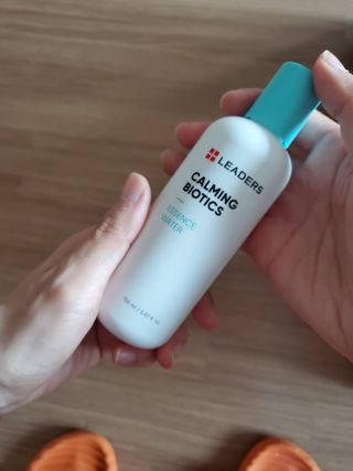 리더스코스메틱 리더스 카밍 바이오틱스 에센스 워터 — 5점을 준 리뷰어가 2022년 5월 올린 사용 사진