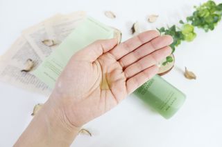 프리마인 메이크업과 들뜨는 각질까지 한방에 깐달걀로! 순하기까지한 셀베이스 그린티클렌저(200ml) — 5점을 준 리뷰어가 2023년 1월 올린 사용 사진