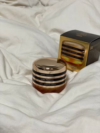 자민경 크레마카라콜 울트라 프로폴리스 하이드라 인텐스 크림 50ml — 5점을 준 리뷰어가 2021년 1월 올린 사용 사진