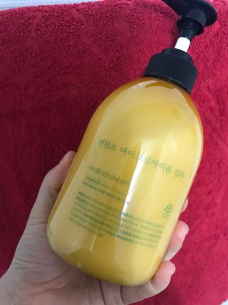 방방곳곳 편림초 마이크로바이옴 샴푸 — 5점을 준 리뷰어가 2022년 4월 올린 사용 사진