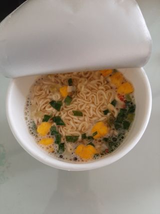 NISSIN 닛신 컵누들  4종 - 씨푸드오리지날, 씨푸드 스파이시, 씨푸드 커리, 씨푸드 XO소스 — 4점을 준 리뷰어가 2021년 12월 올린 사용 사진