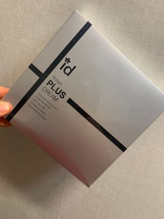 아이디플라코스메틱 아이디 브이로직 플러스 크림 15ml X 4EA — 5점을 준 리뷰어가 2022년 1월 올린 사용 사진