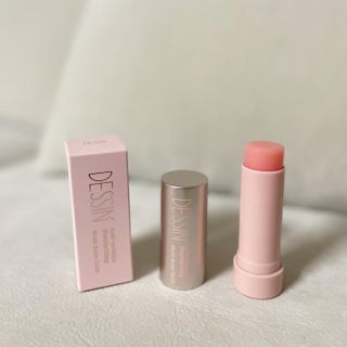바르는뷰티 데생멀티밤 식물유래성분 97 저분자콜라겐 피부수분 미백 주름개선 멀티밤스틱 — 4.5점을 준 리뷰어가 2021년 11월 올린 사용 사진