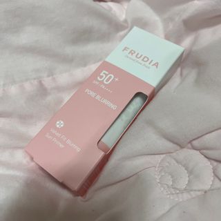 [후르디아] 모공블러 비건 선 프라이머 — 4점을 준 리뷰어가 2022년 5월 올린 사용 사진