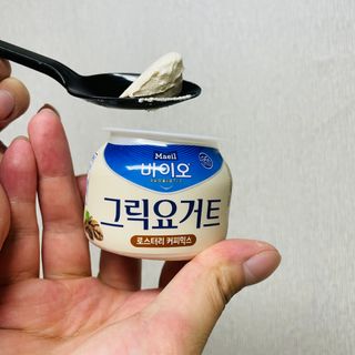 매일바이오 그릭요거트 오리지널 플레인 4개, 로스터리 커피믹스 4개 — 5점을 준 리뷰어가 2021년 12월 올린 사용 사진