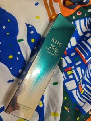 [NEW 탄력유턴 아이크림] AHC 유스 래스팅 리얼 아이크림 포 페이스 — 5점을 준 리뷰어가 2021년 1월 올린 사용 사진