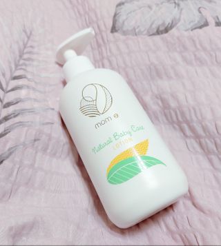 mom e 맘이 내추럴 베이비 케어 샴푸앤바스+로션 — 4점을 준 리뷰어가 2021년 1월 올린 사용 사진