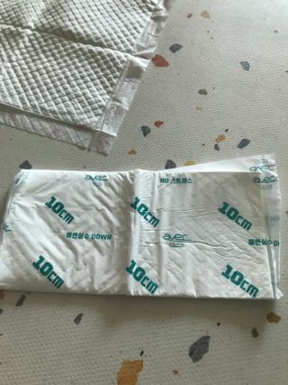 아베크 펫 와이드 프리미엄 중형 애견 강아지 배변 패드 54매 1팩 45g — 4점을 준 리뷰어가 2021년 7월 올린 사용 사진