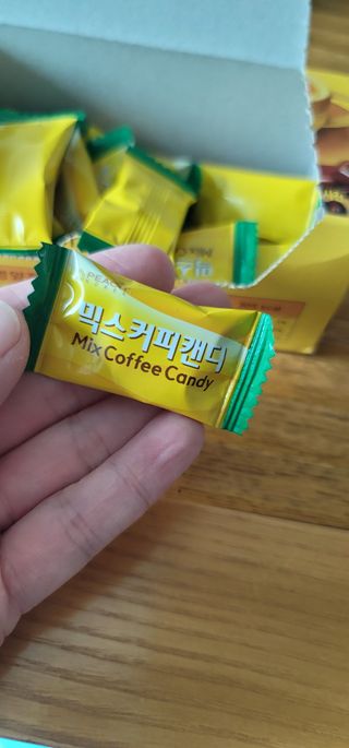 (주) 피치코리아 믹스커피캔디76g x2개입 — 5점을 준 리뷰어가 2022년 11월 올린 사용 사진