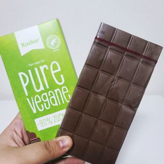 당류2g 자일리톨로 단맛을낸 슈카 퓨어비건 무설탕초콜릿 Xucker vegan 2개입 — 5점을 준 리뷰어가 2021년 4월 올린 사용 사진