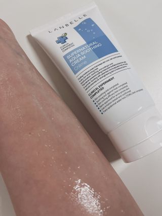 랑벨 수퍼내츄럴 아쿠아 수딩 크림 100ml — 5점을 준 리뷰어가 2022년 4월 올린 사용 사진