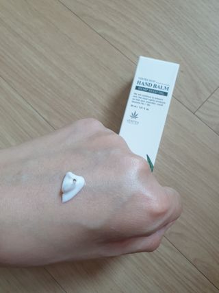 버텍스넘버원 버텍스 넘버원 햄프씨드오일 핸드밤, 바디크림 — 5점을 준 리뷰어가 2022년 3월 올린 사용 사진