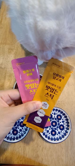 페페로니 맛있는 스틱 - 무항생제 닭고기 15개 + 알래스카 연어 15개 — 5점을 준 리뷰어가 2021년 8월 올린 사용 사진