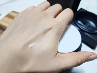 오투에니원 갈락토미세스 비타민 C 프리미엄 블랙스완 크림 50g — 5점을 준 리뷰어가 2023년 1월 올린 사용 사진