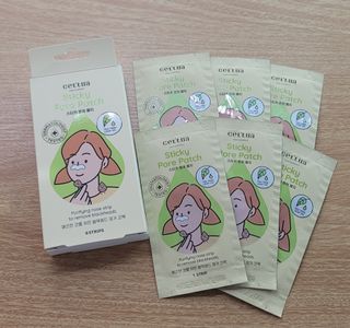 세뚜아(Cettua) 세뚜아 스티키 포어 패치 Cettua Sticky Pore Patch — 5점을 준 리뷰어가 2023년 8월 올린 사용 사진