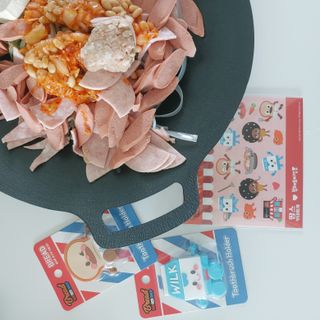 땅스부대찌개 X 브레드이발소 콜라보 비치타올 — 5점을 준 리뷰어가 2023년 6월 올린 사용 사진
