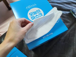 [심폐소생소] KF94 오늘의 마스크 대형 — 5점을 준 리뷰어가 2021년 11월 올린 사용 사진