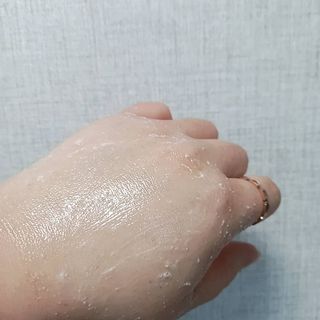 더마비 프레쉬 모이스처 스크럽 바디 워시 — 5점을 준 리뷰어가 2021년 4월 올린 사용 사진
